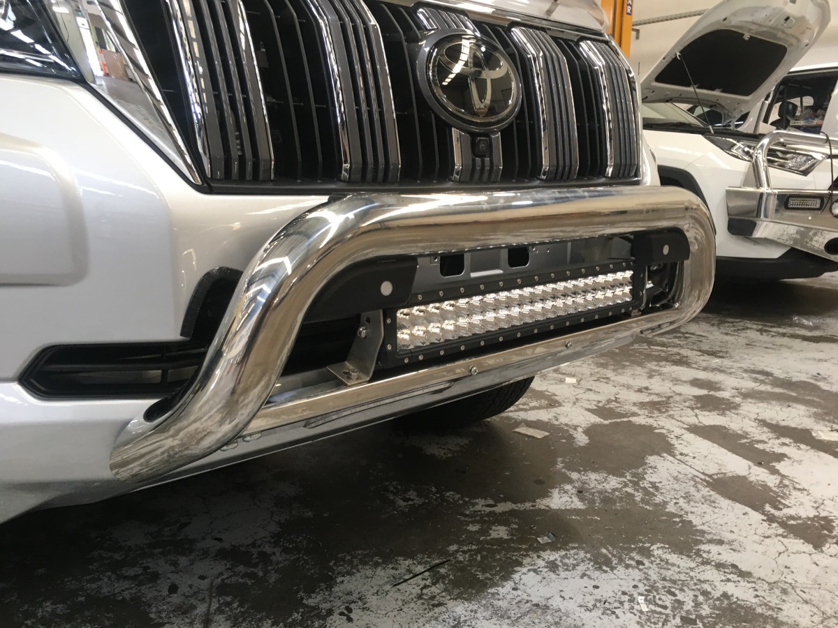 Toyota prado deals light bar