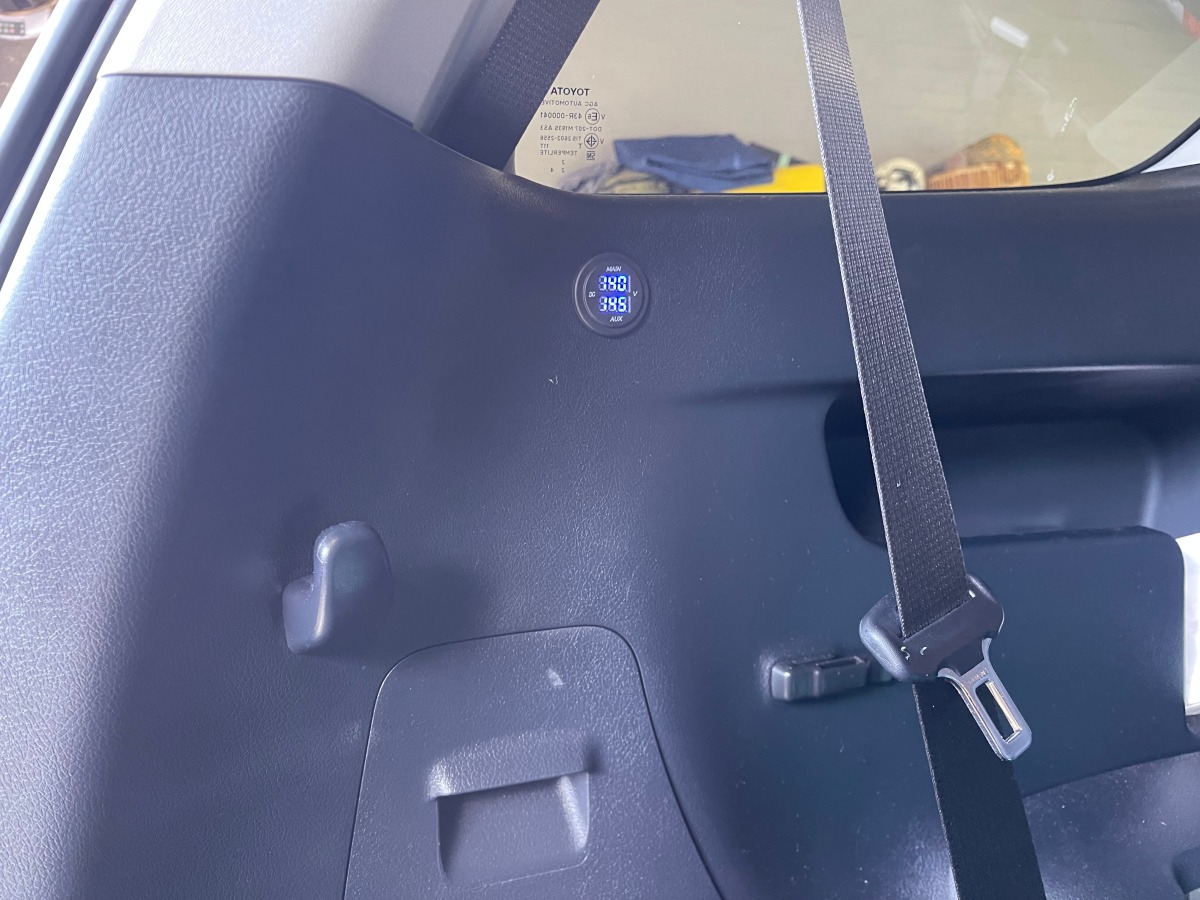 Fortuner 2022 REDARC BCDC1225D Dual Battery System Creative Installations