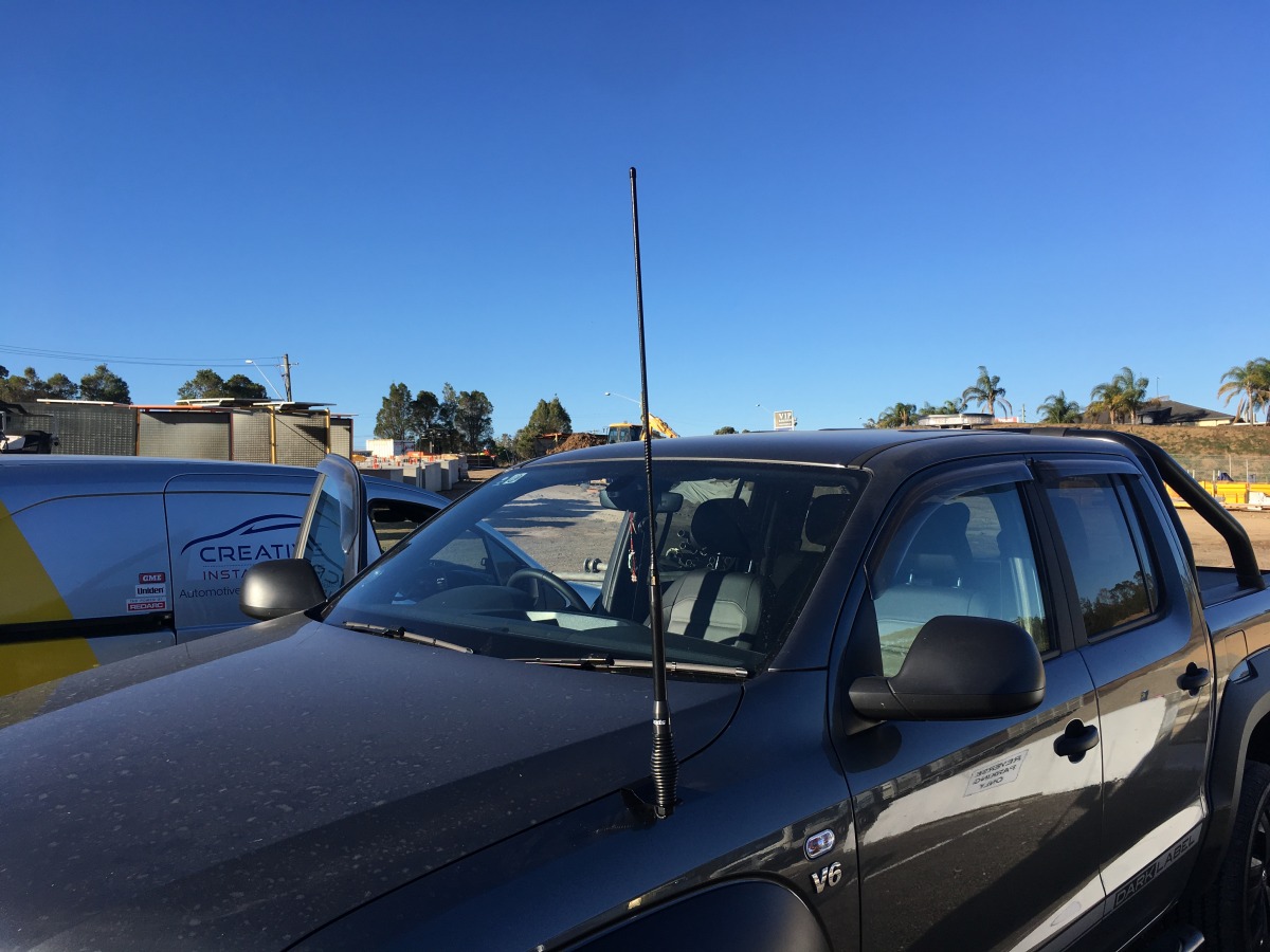 Amarok 2018 Axis CHB7 6.5dB UHF Antenna Creative Installations