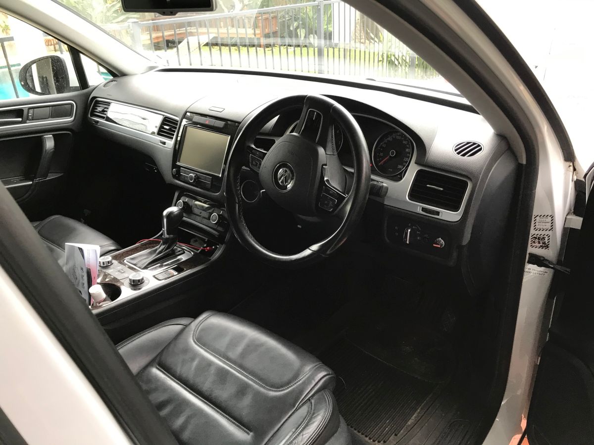 Touareg 2013 REDARC Electric Brake Controller Creative Installations