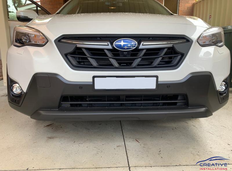 Front parking shop assist camera