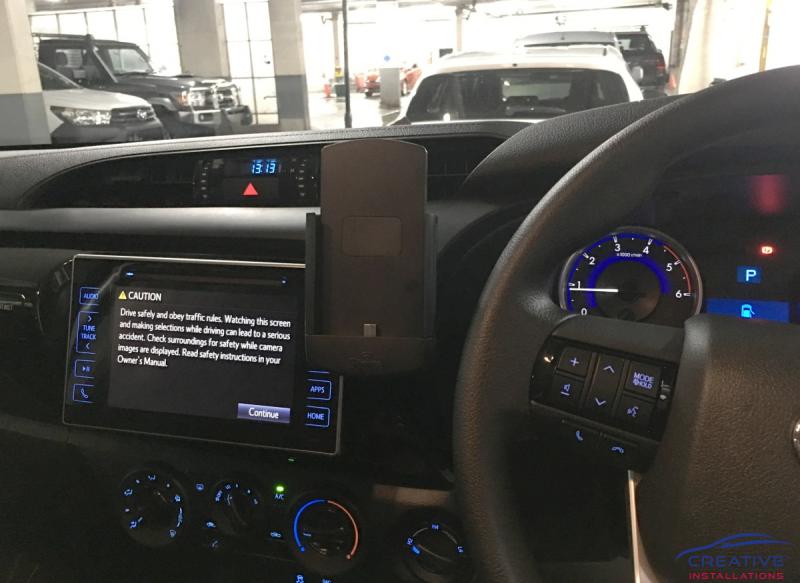 Smartphone Specific Car Phone Holders Creative Installations