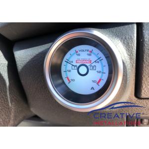 HiLux REDARC G52-VVA Dual Voltage Gauge