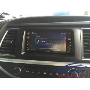 Kluger Kenwood Infotainment system